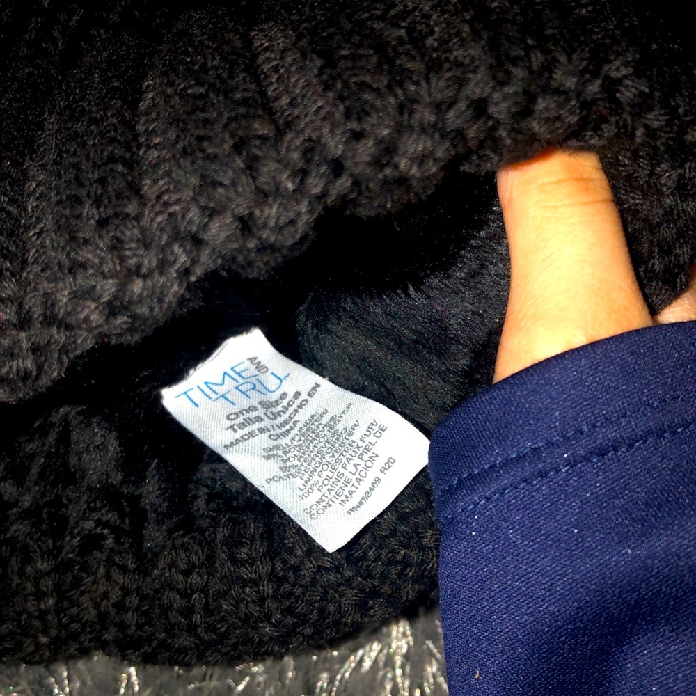 beanie - Picture 2 of 2